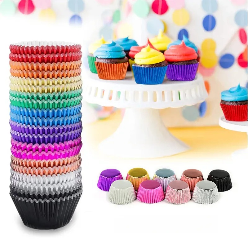 Baking Kitchen Set - 100-częściowy zestaw złotych foremek do babeczek,